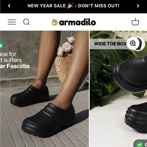 Armadillo non slip fuzzy clogs